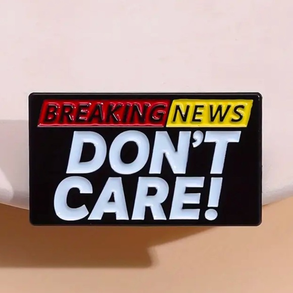 Breaking News Enamel Pin - Picture 1 of 2